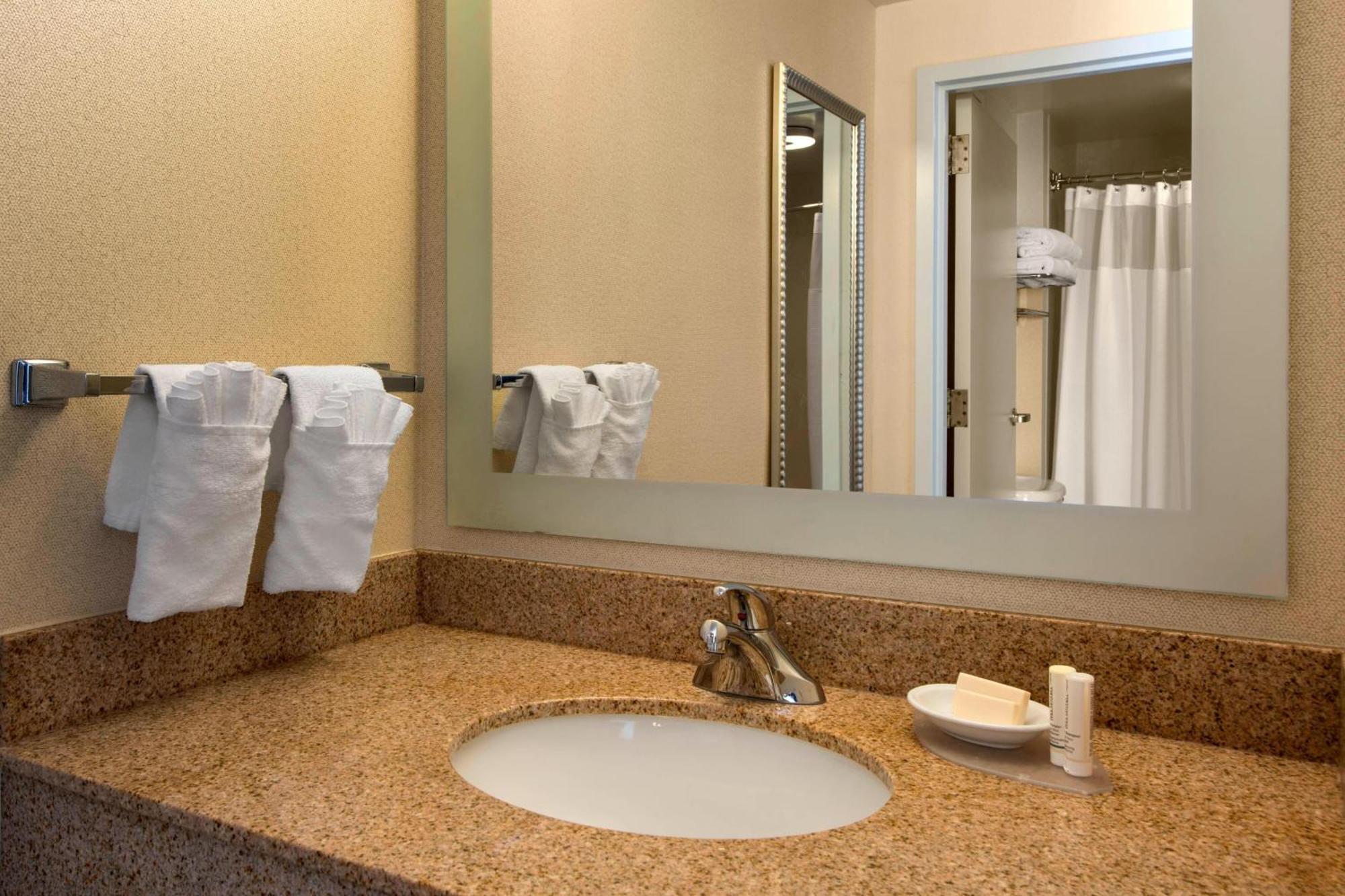 Springhill Suites By Marriott Charlotte Airport Exterior foto